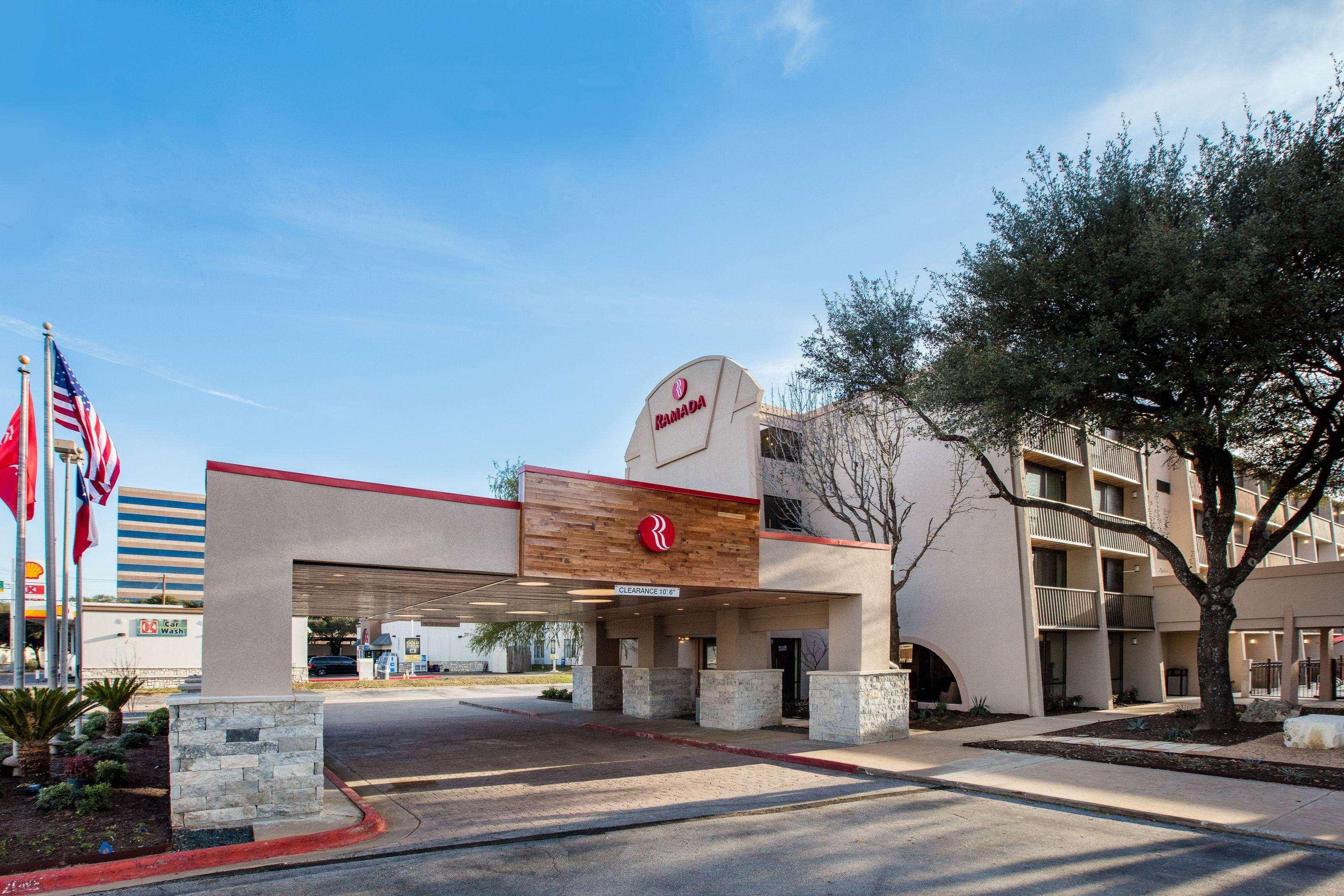 Ramada By Wyndham Austin South Hotel Exterior photo