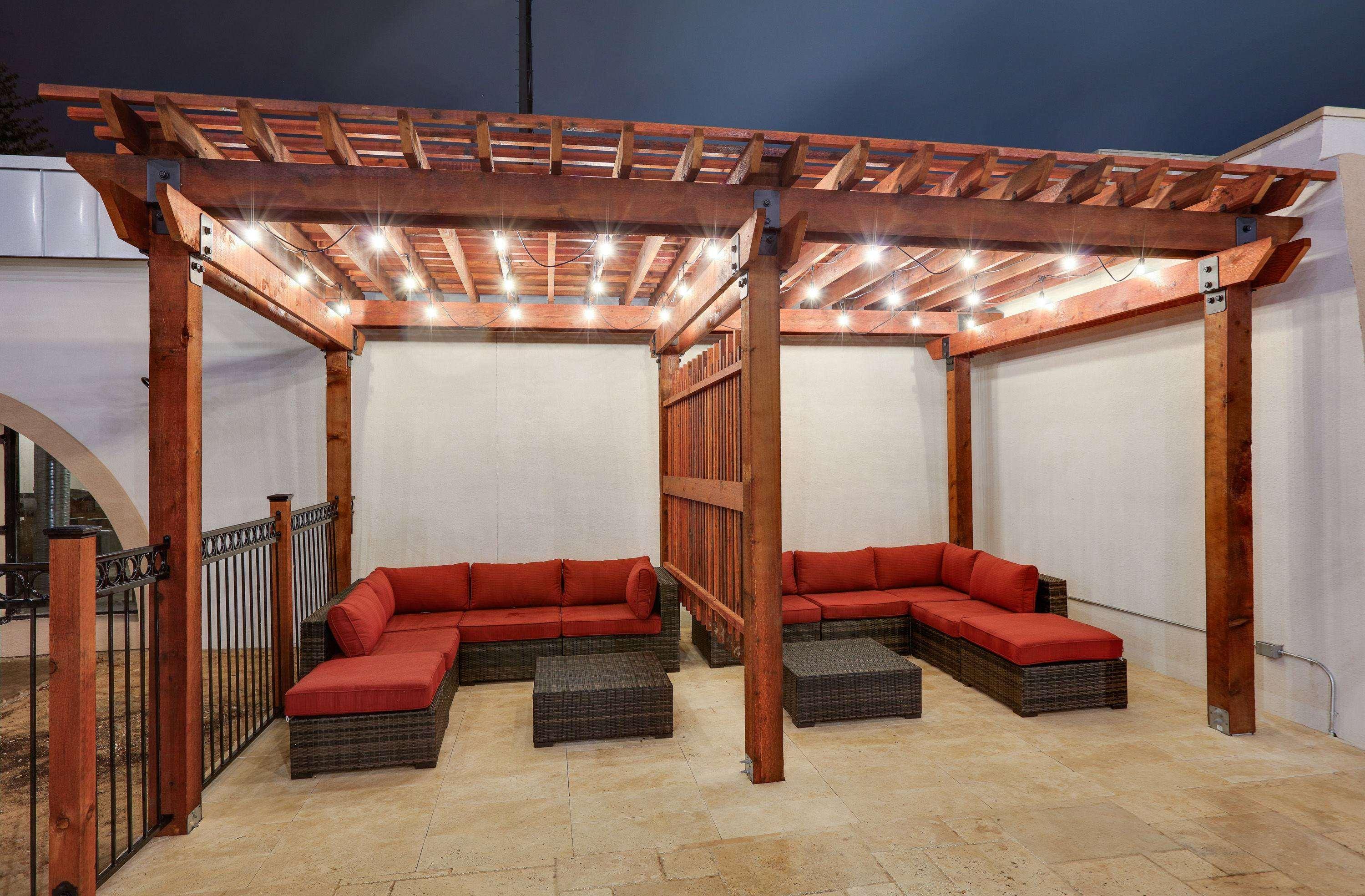 Ramada By Wyndham Austin South Hotel Exterior photo
