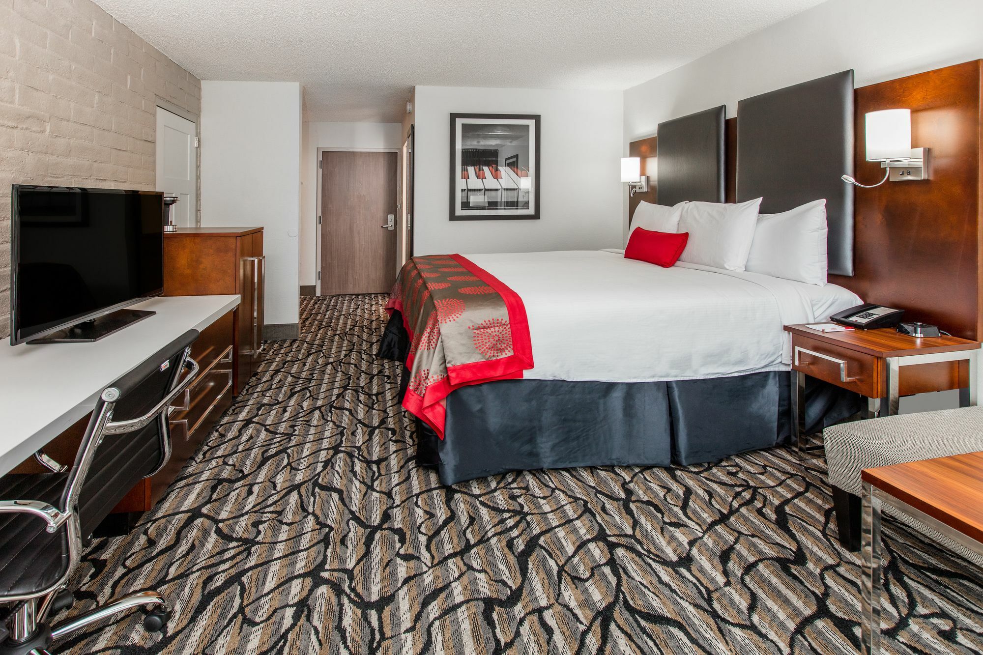 Ramada By Wyndham Austin South Hotel Exterior photo